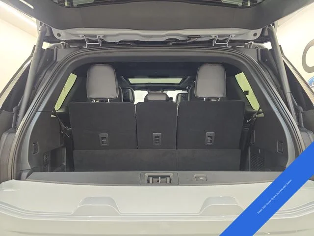 New 2026 Glacier Gray Metallic Tri-Coat Ford Tremor® image 18