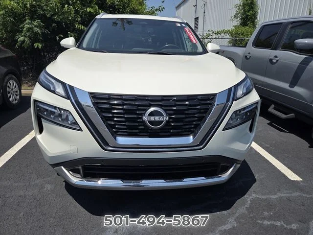 Used 2023 White Nissan Platinum image 6