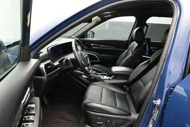 Used 2025 Black Kia SX-Prestige X-Pro image 17