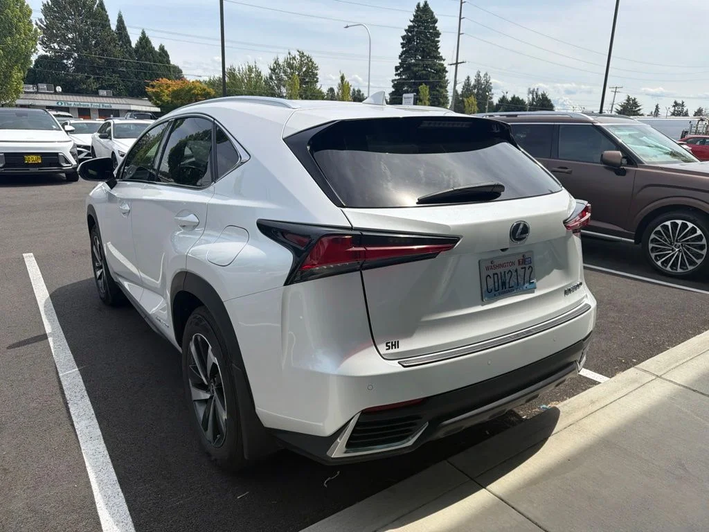 Used 2020 White Lexus 300h image 6