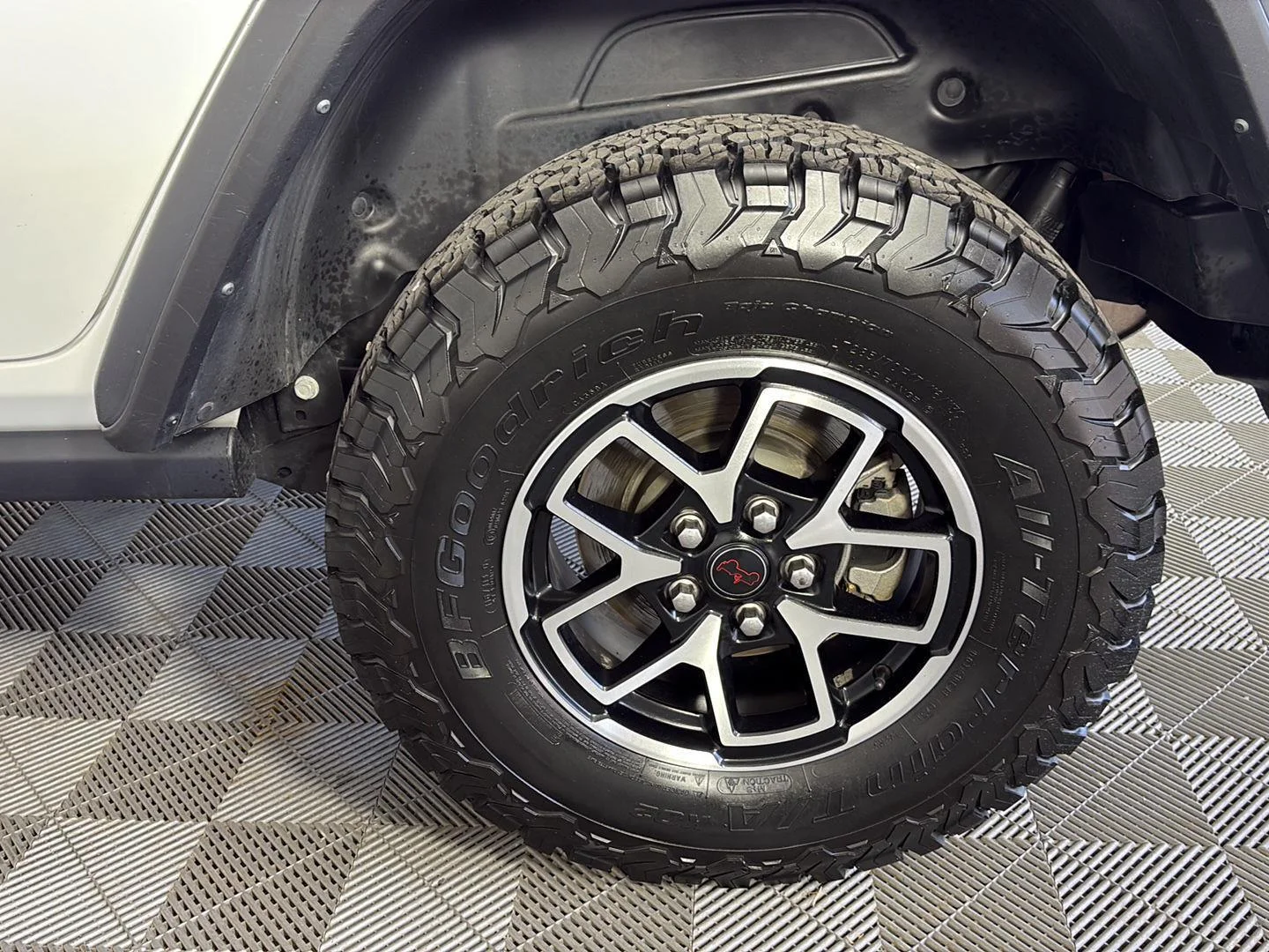 Used 2024 Bright White Clearcoat Jeep Rubicon image 14
