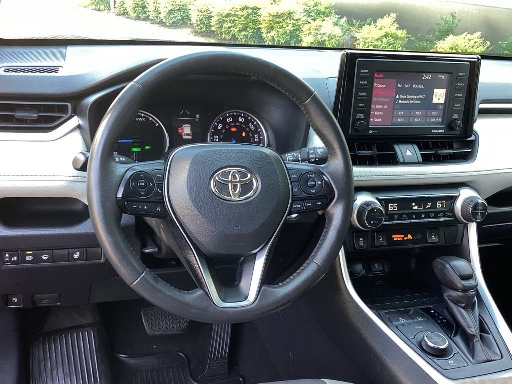 Used 2020 Red Toyota XLE image 11
