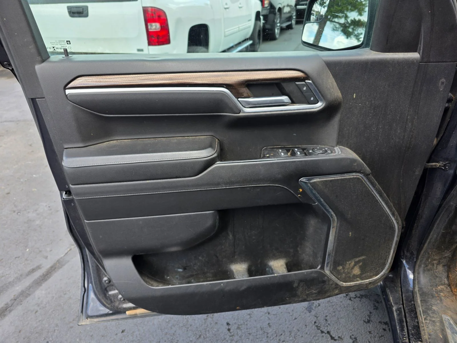 Used 2022 Dark Ash Metallic Chevrolet LT image 10