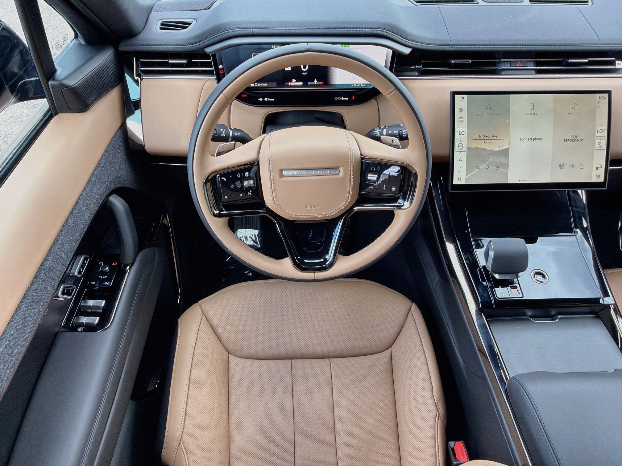 New 2026 Santorini Black LAND ROVER Dynamic SE image 18