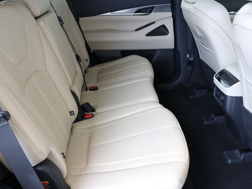 Certified Used 2023 Silver INFINITI LUXE image 41