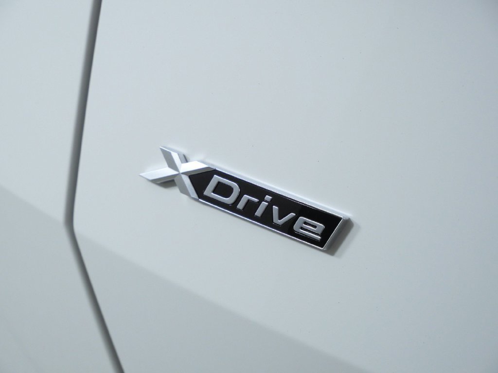 New 2026 Alpine White BMW 30 xDrive image 13