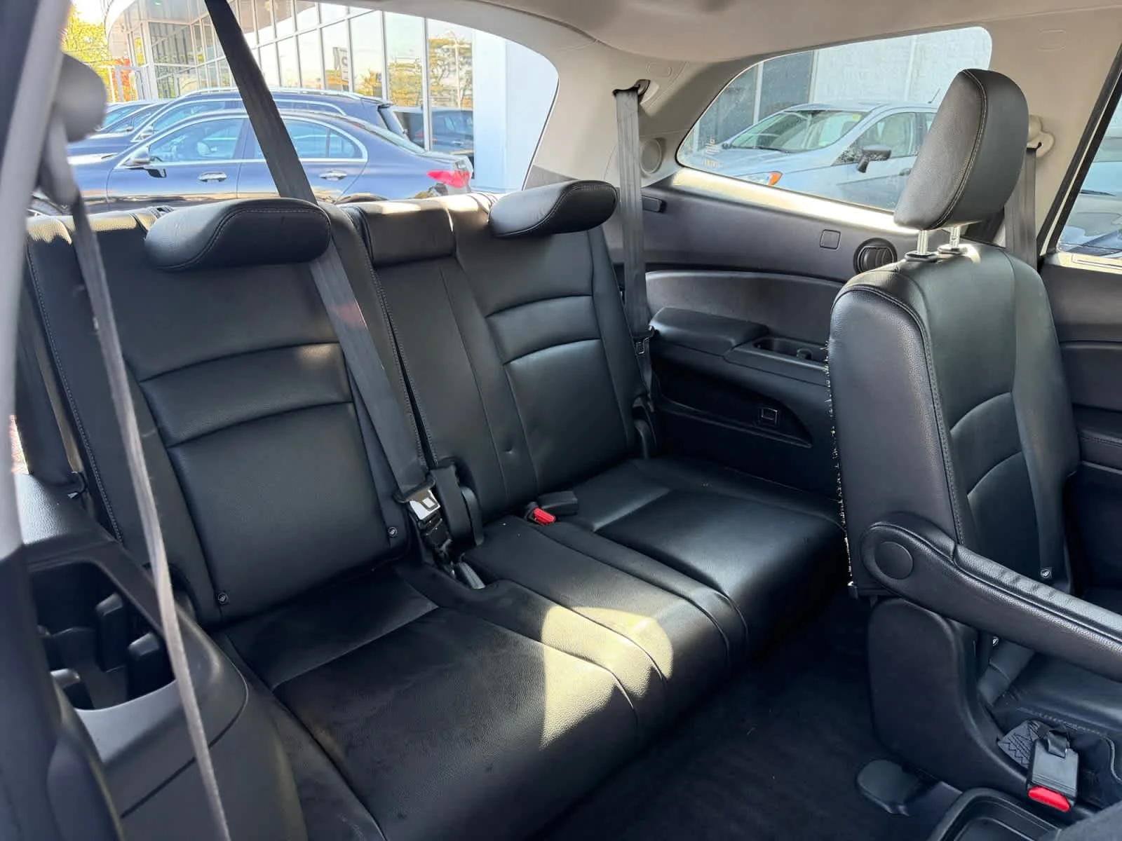 Used 2019 White Diamond Pearl Honda Touring 7-Passenger image 32