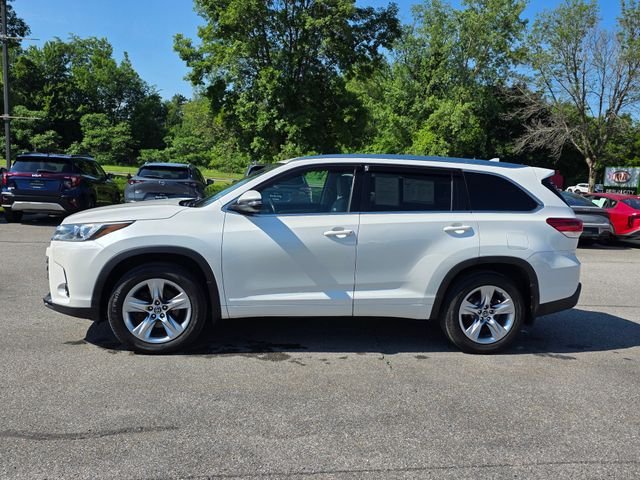 Used 2017 Blizzard Pearl Toyota Limited image 5