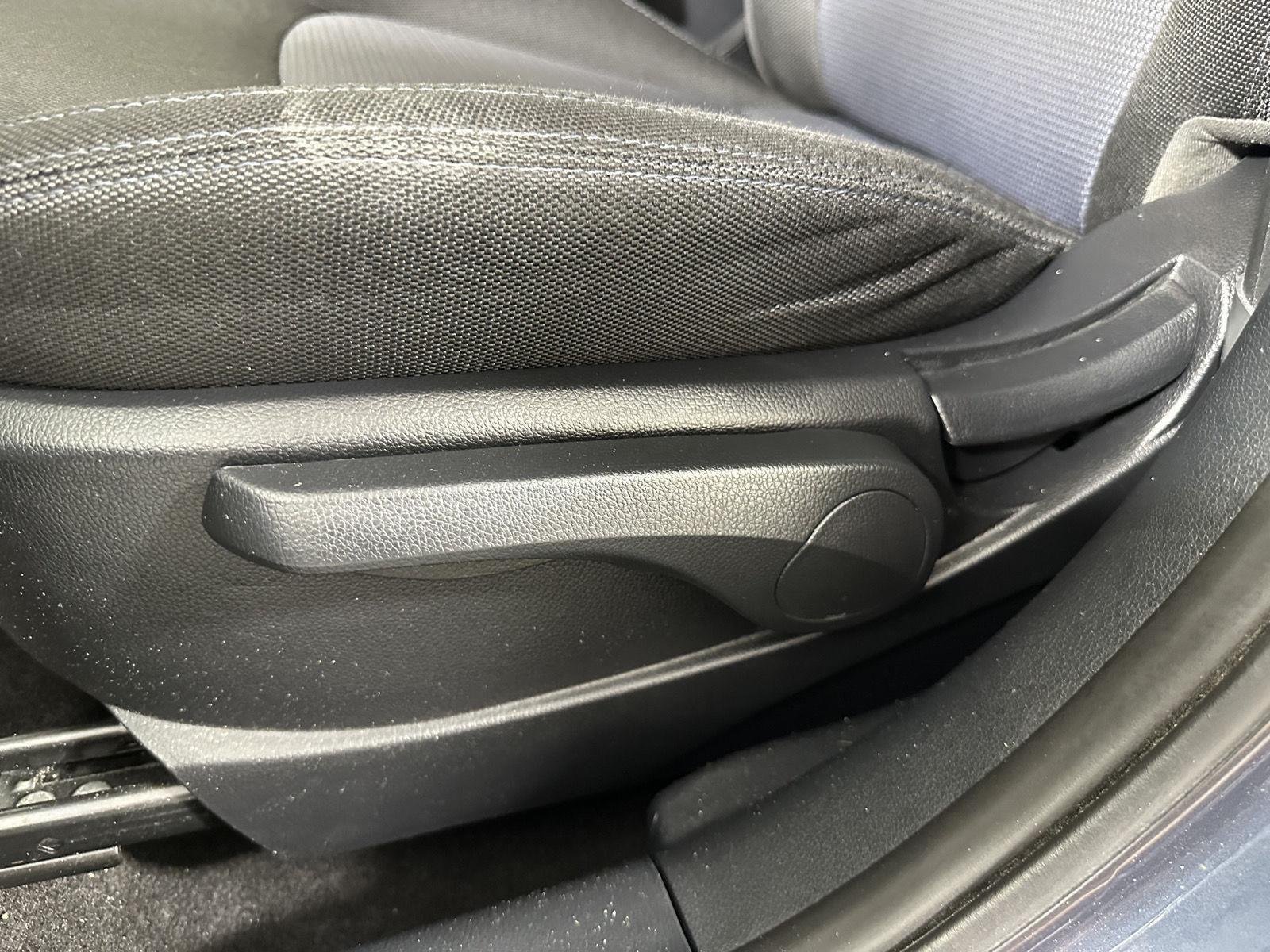 Used 2016 Twilight Blue Kia LX image 21