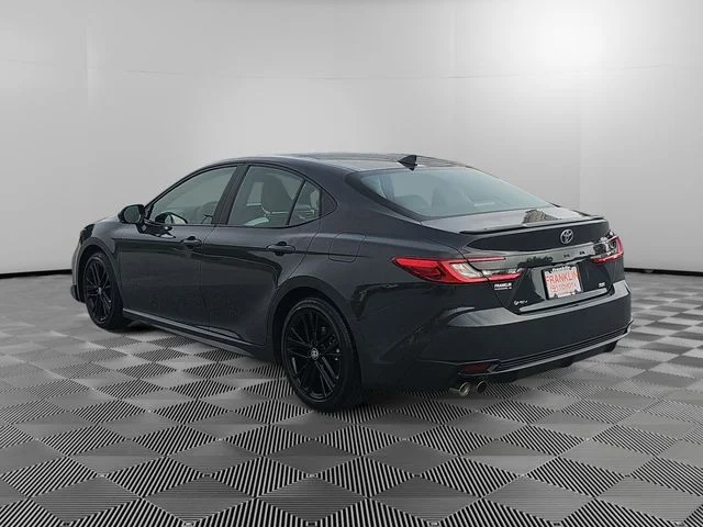 Used 2025  Toyota SE image 3