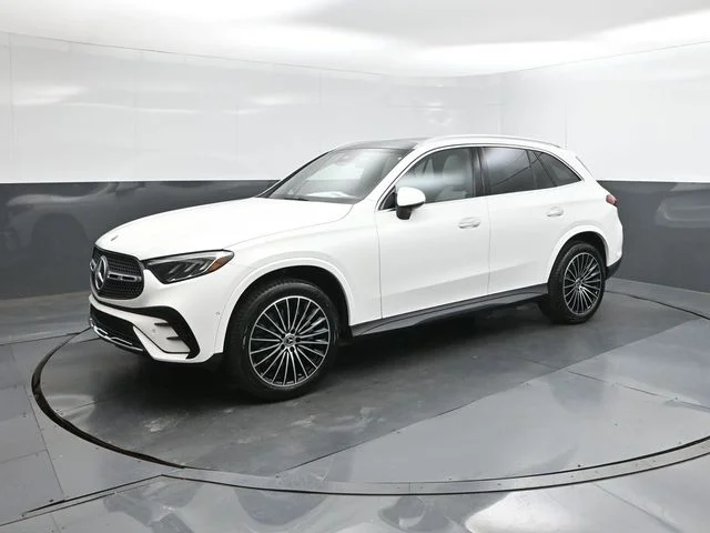 2026 Mercedes-Benz GLC GLC 300's photo
