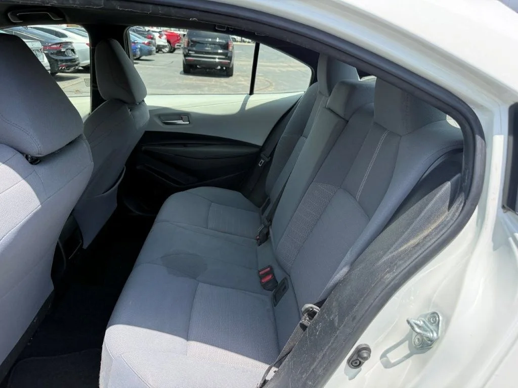 Used 2020 White Toyota SE image 15