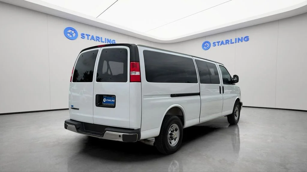 Used 2025 Summit White Chevrolet 1LT image 9