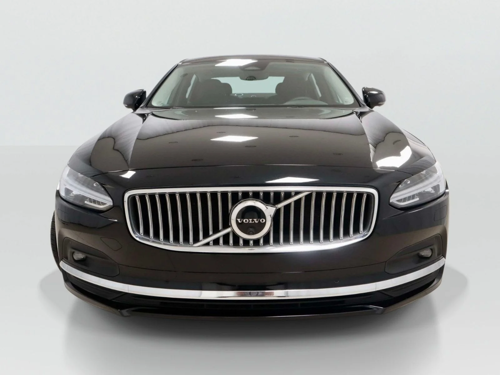 Used 2023 Black Stone Volvo Ultimate image 8