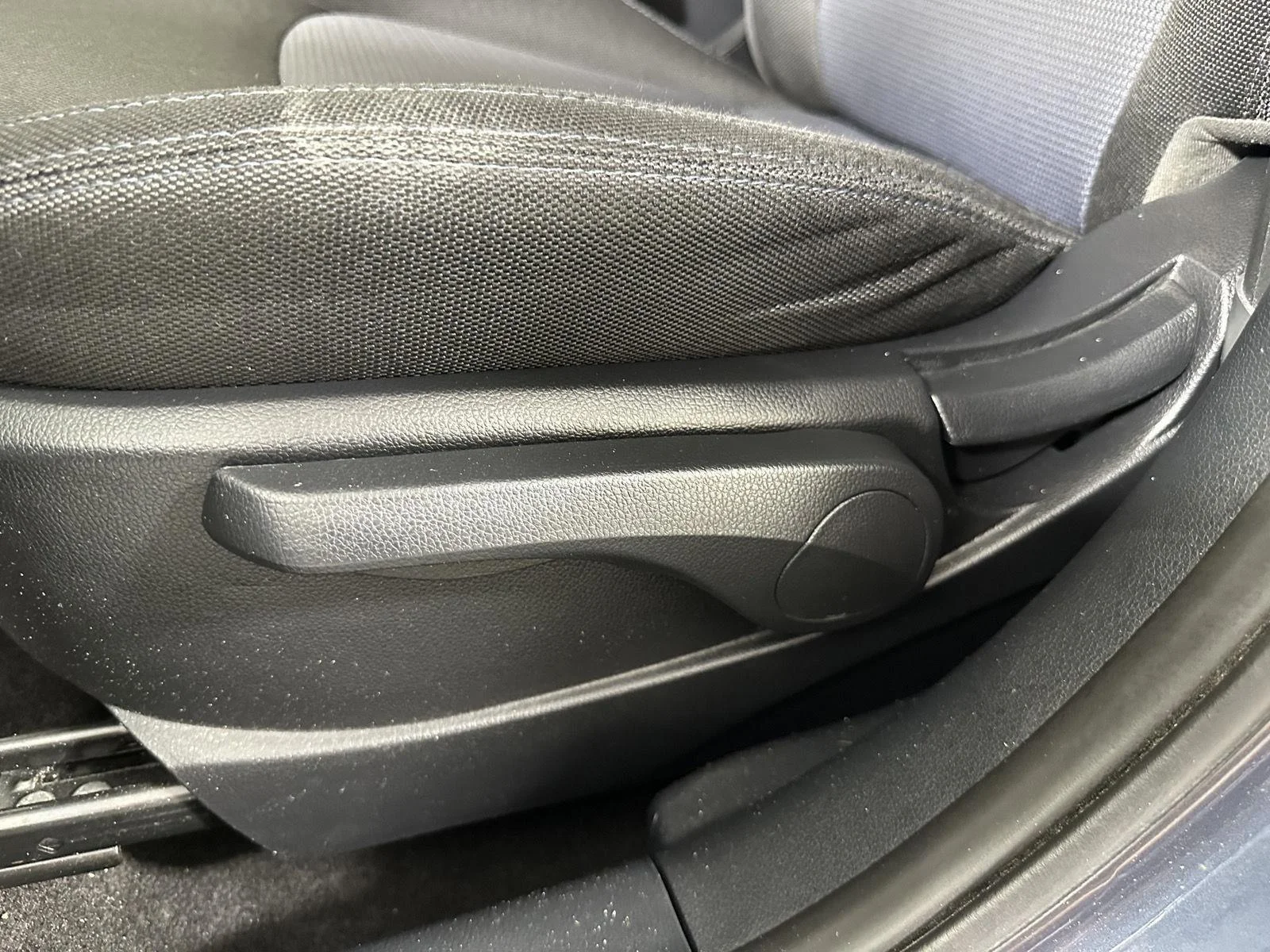 Used 2016 Twilight Blue Kia LX image 21