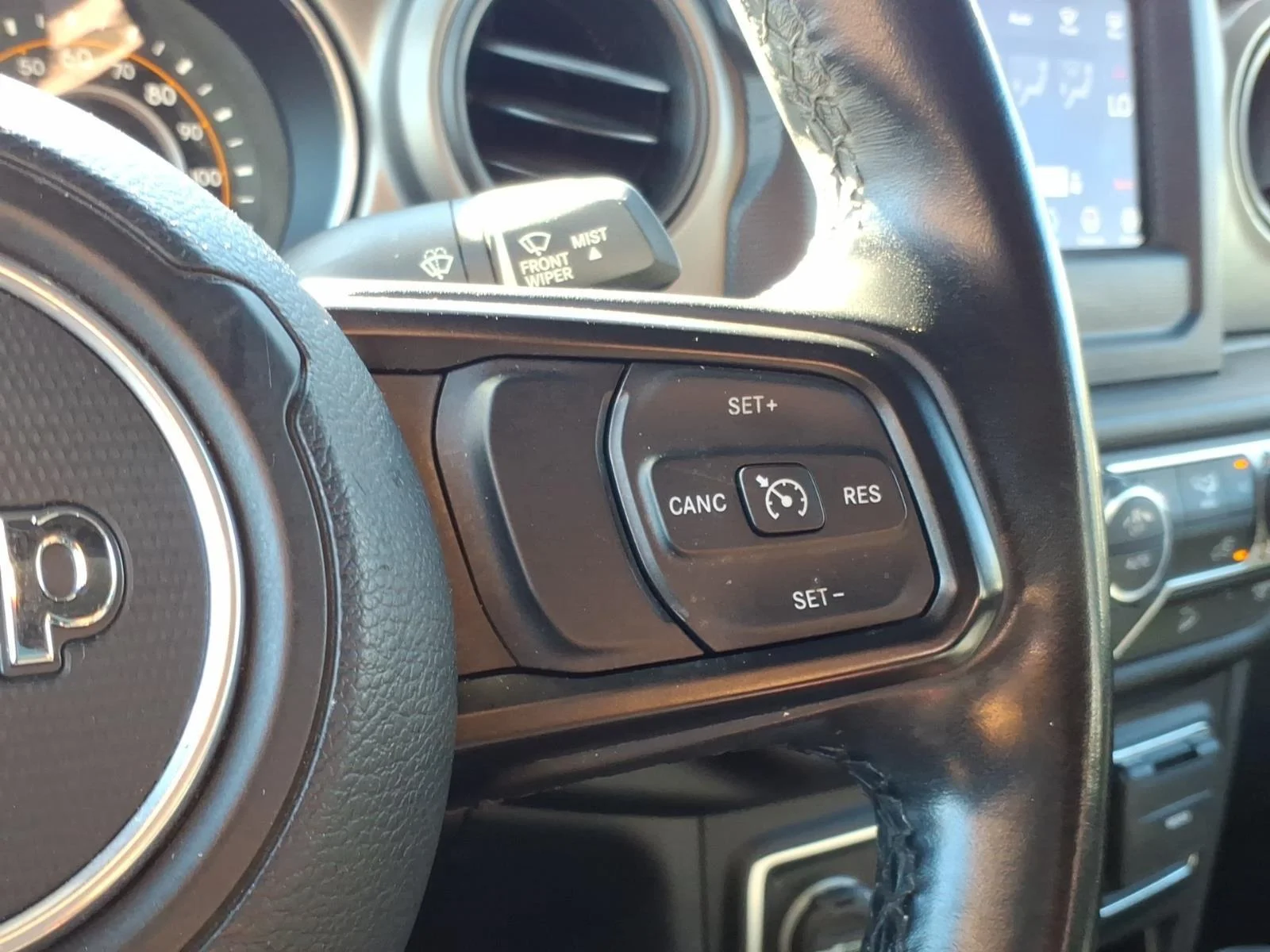 Used 2020 Granite Crystal Metallic Clearcoat Jeep Sport S image 28