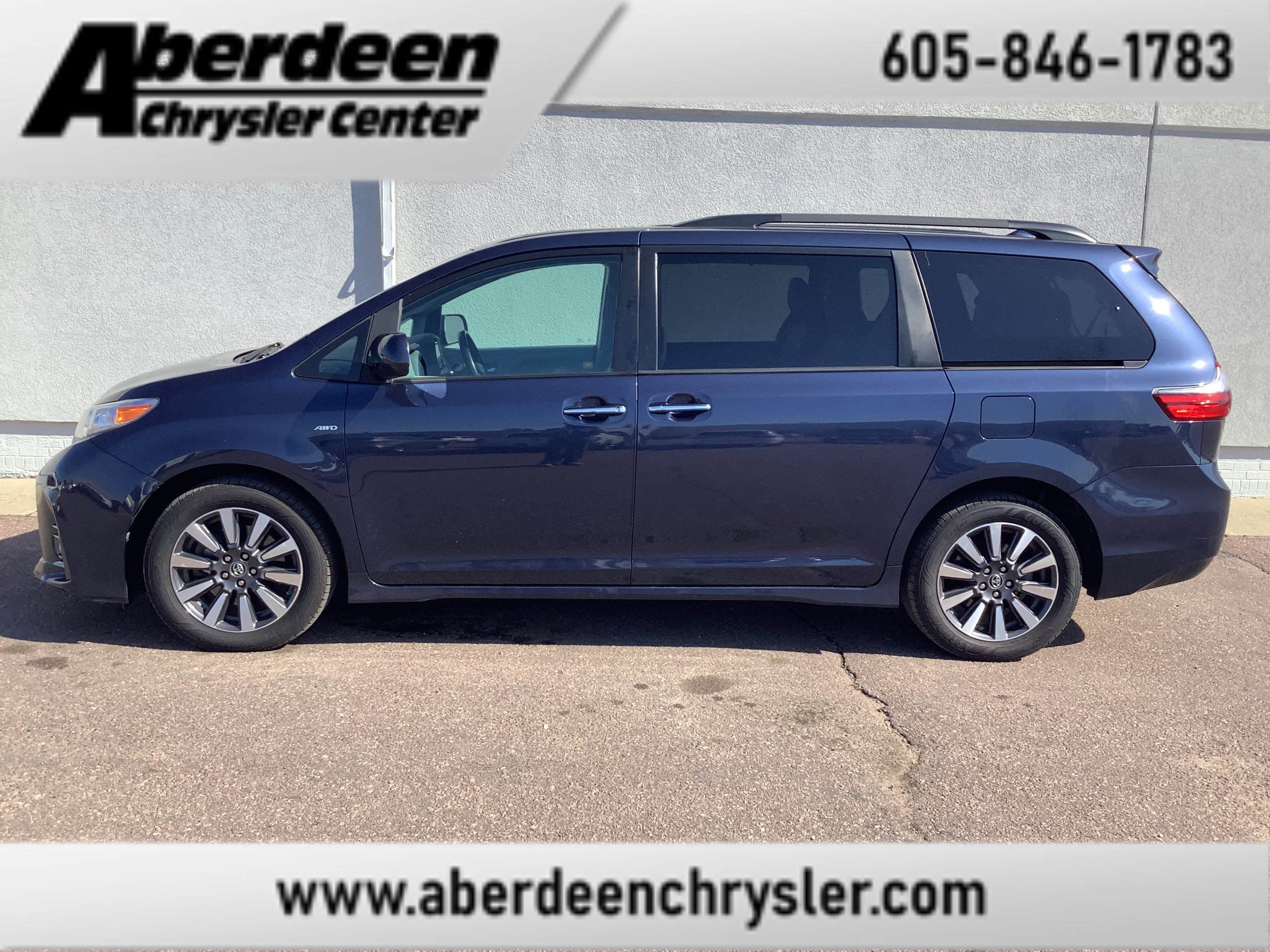 2020 Toyota Sienna XLE V6 AWD 7-Passenger's photo
