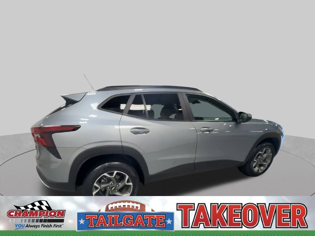 2024 Chevrolet Trax LT - Photo 11