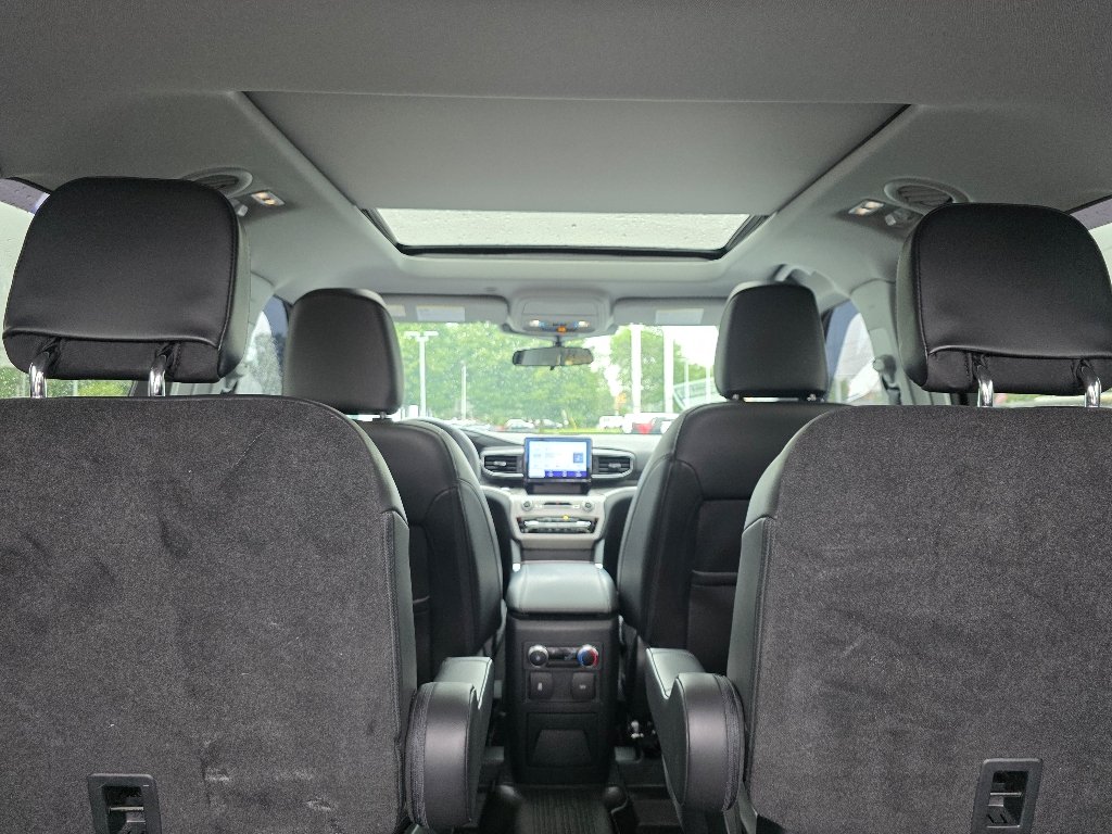 Used 2024 Silver Metallic Ford XLT image 28
