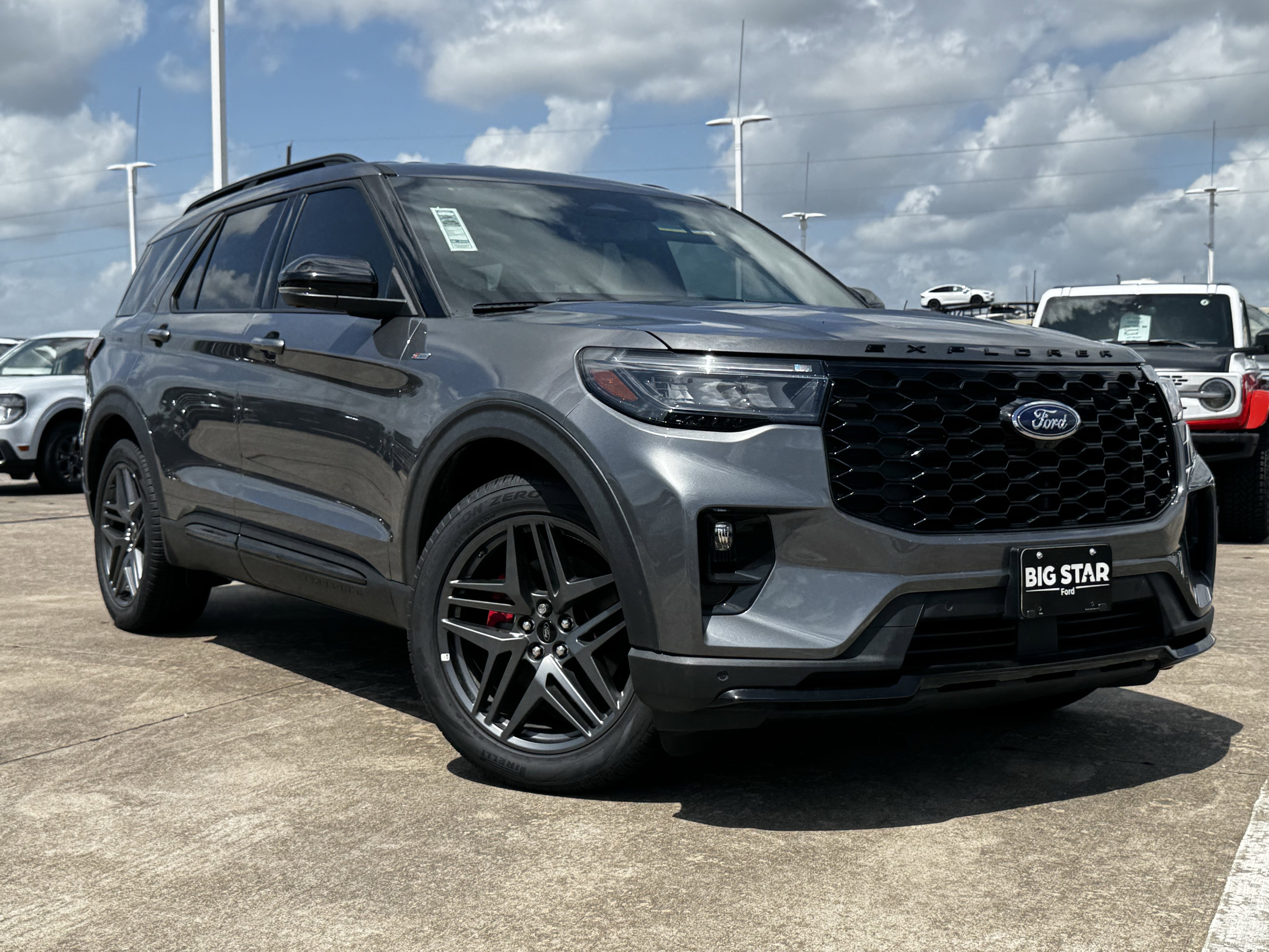 New 2026 Carbonized Gray Metallic Ford ST-Line image 2