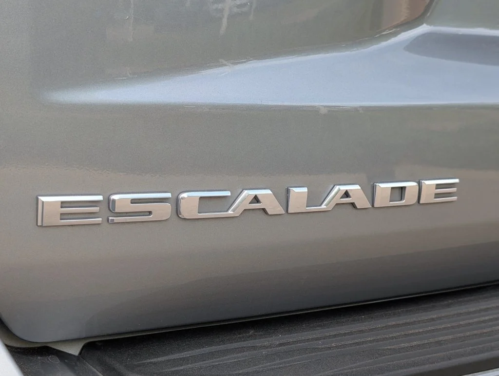 Used 2025 Silver Metallic Cadillac Sport Platinum image 11