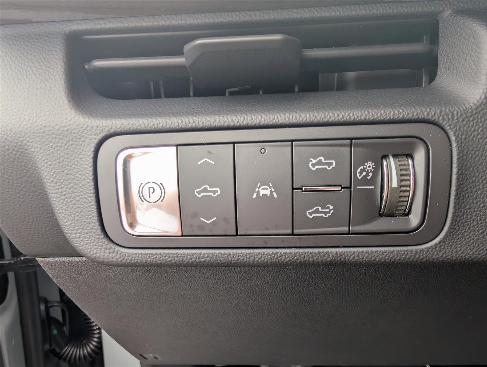 2025 GMC Sierra EV Denali - Photo 26