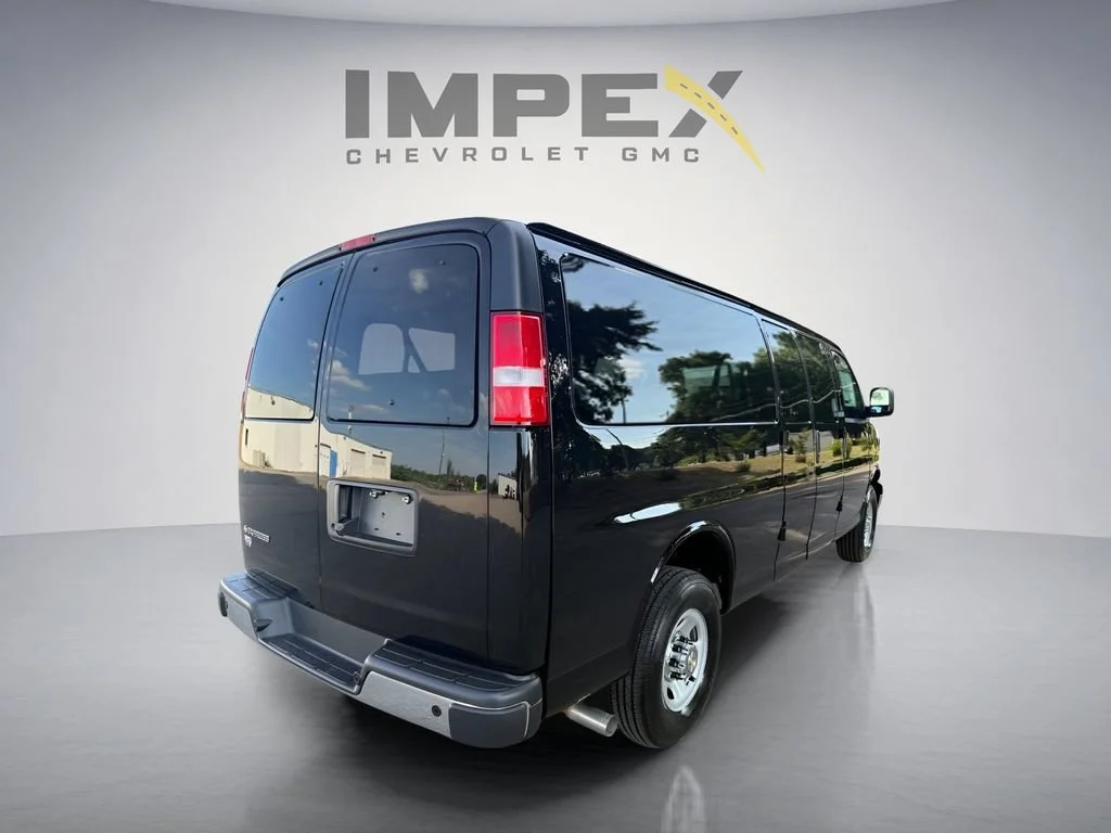 New 2026 Black Chevrolet 1LT image 5