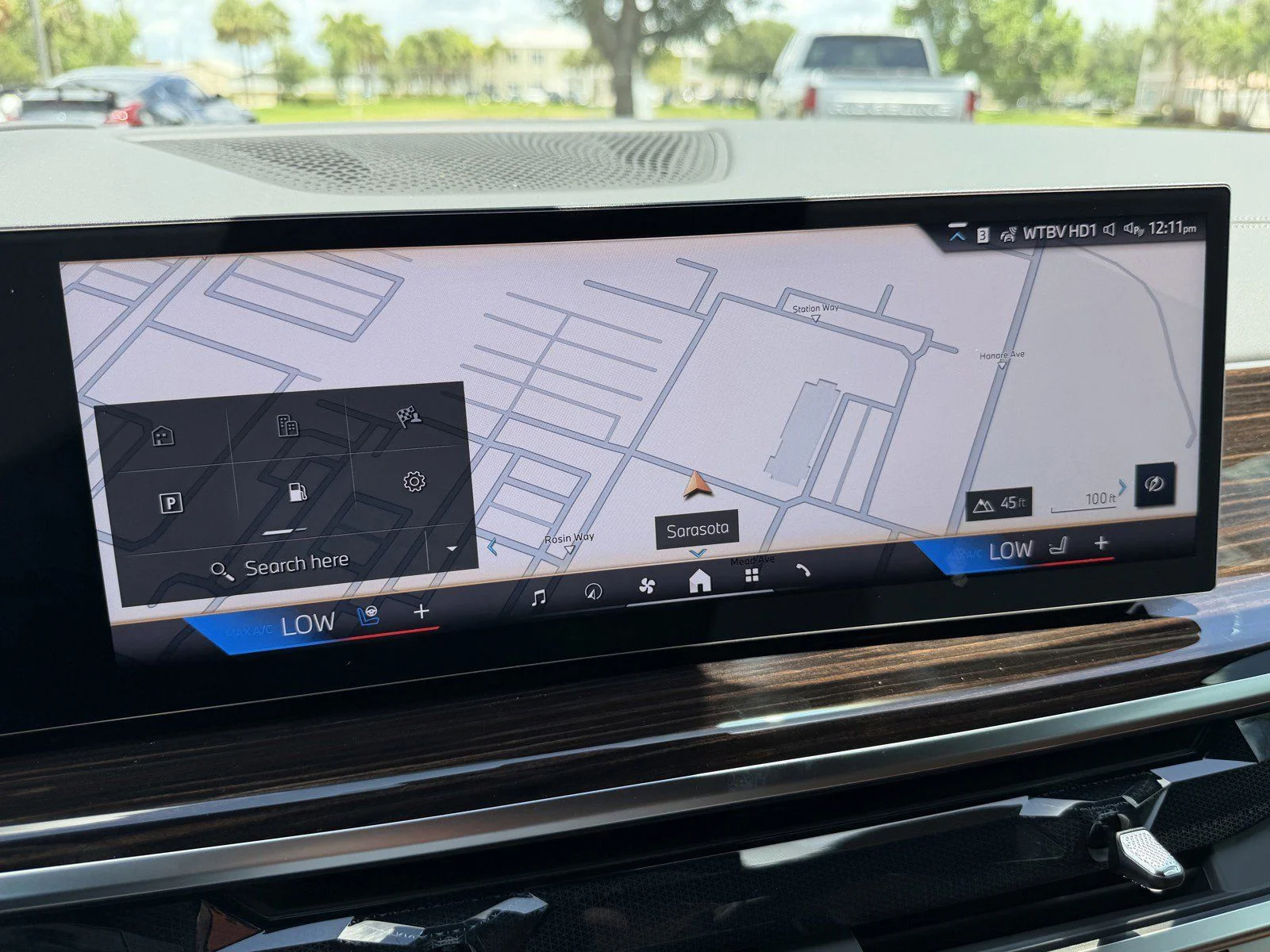 New 2026 Carbon Black Metallic BMW xDrive40i image 28
