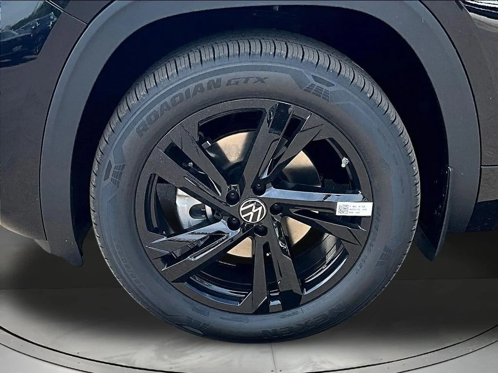 New 2026 Deep Black Pearl Volkswagen 2.0T SEL R-Line Black image 13