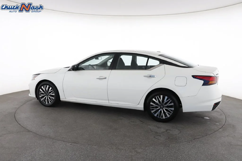 2025 Nissan Altima SV - Photo 8