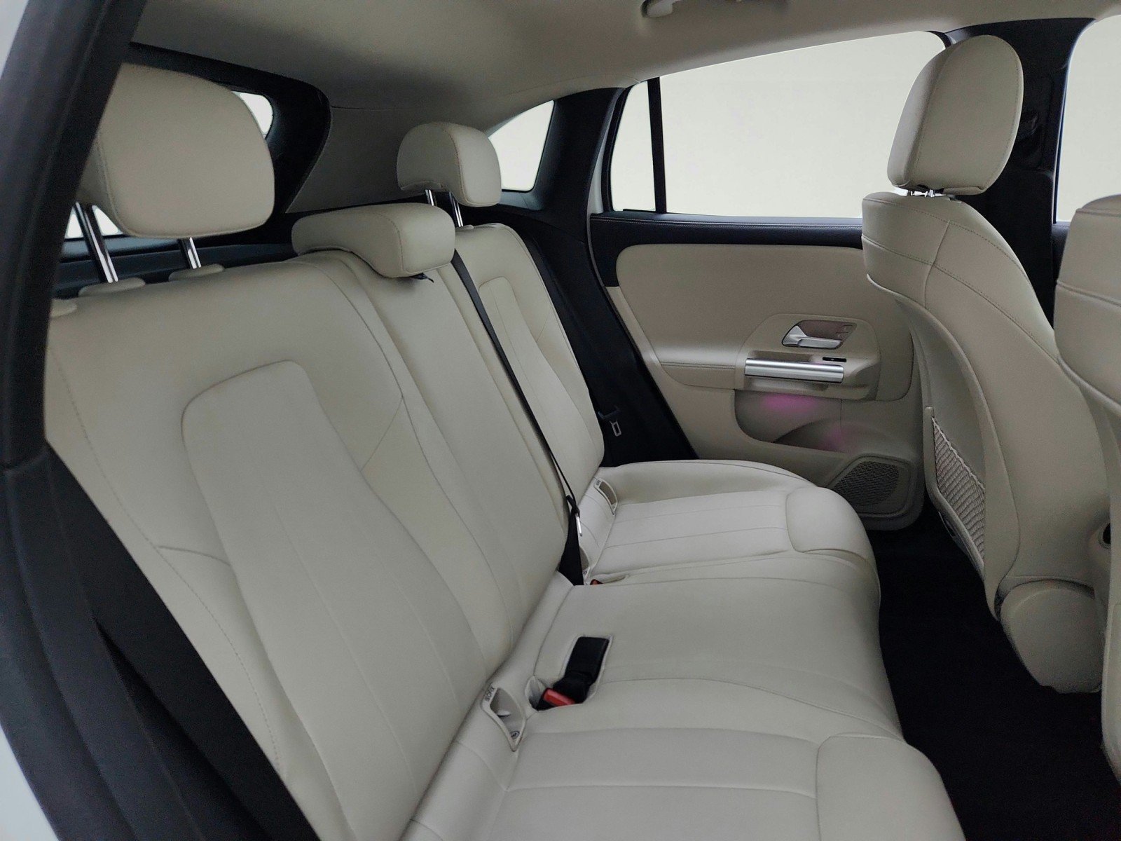 Used 2021 Polar White Mercedes-Benz GLA 250 image 30