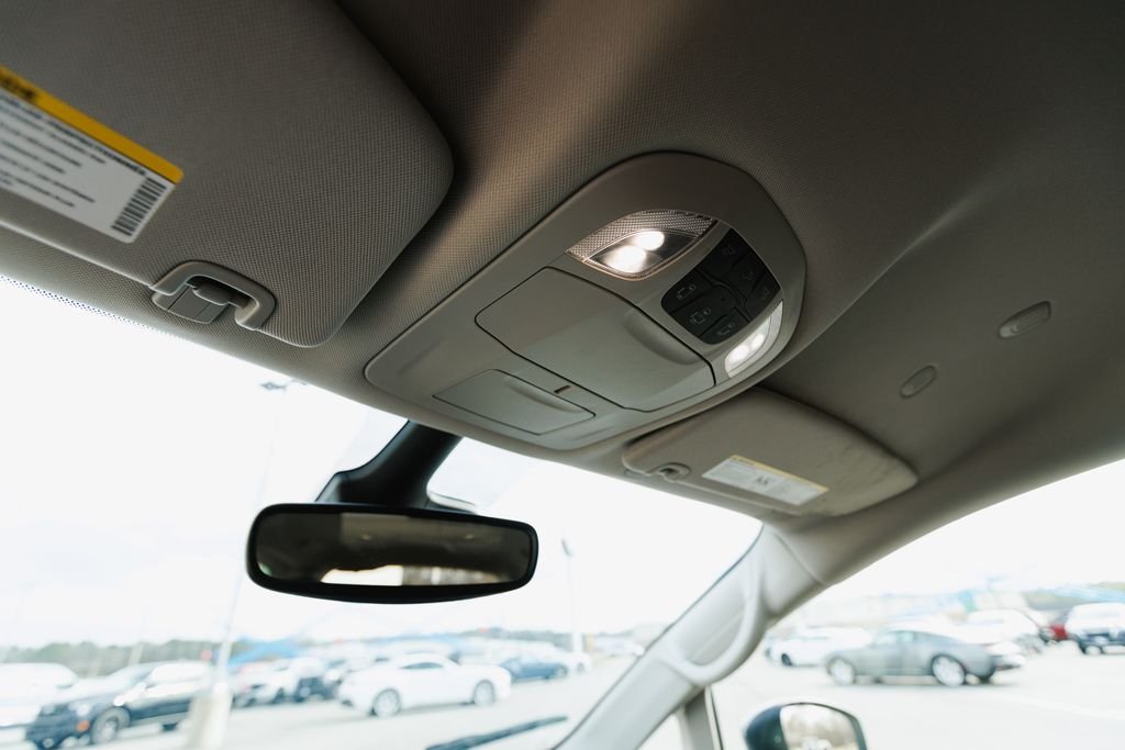 2023 Chrysler Voyager LX - Photo 38