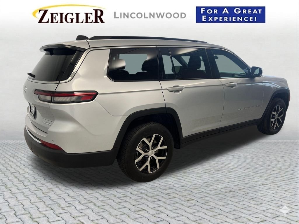 Used 2024 Silver Jeep Limited image 7