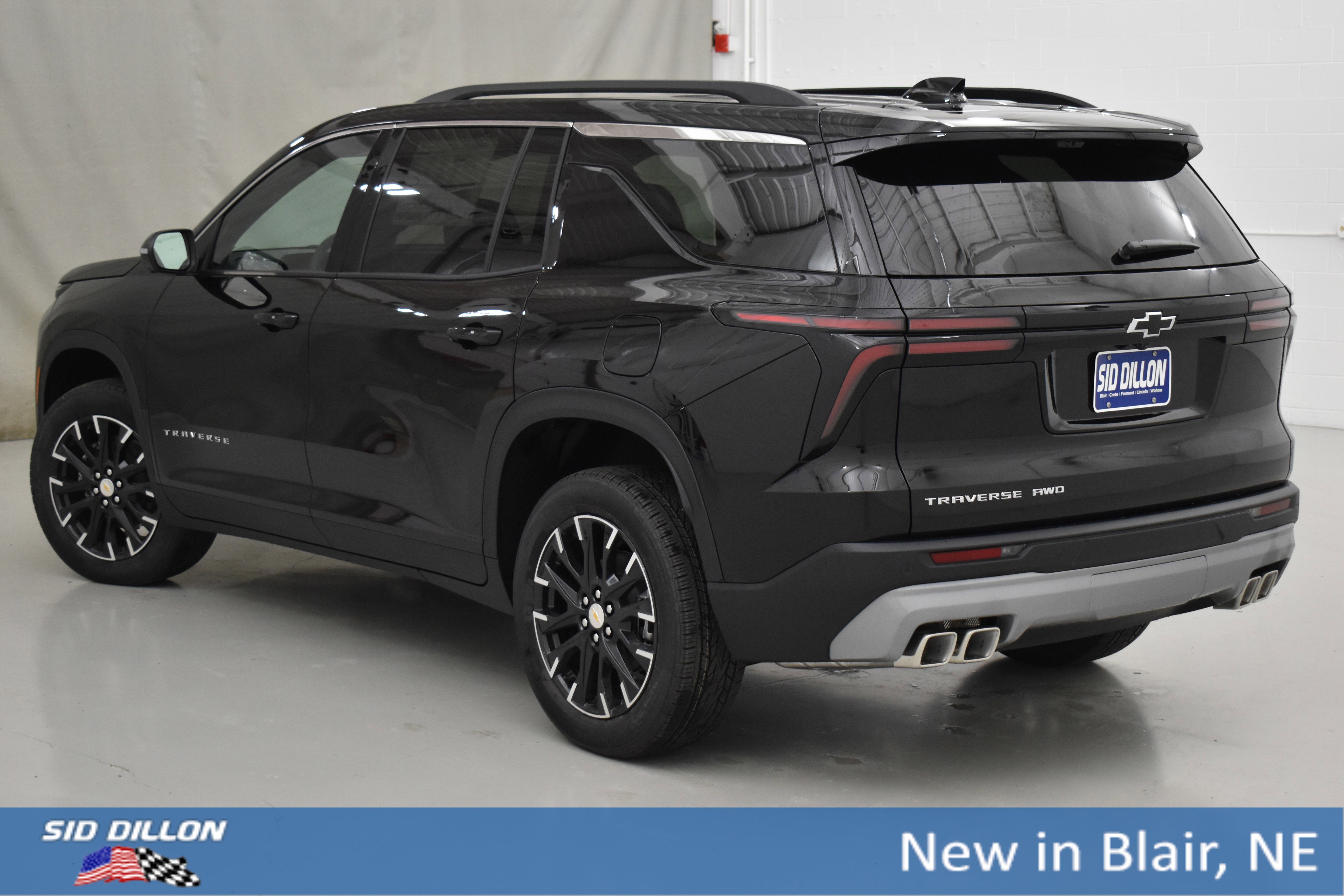 New 2026 Mosaic Black Metallic Chevrolet LT image 16