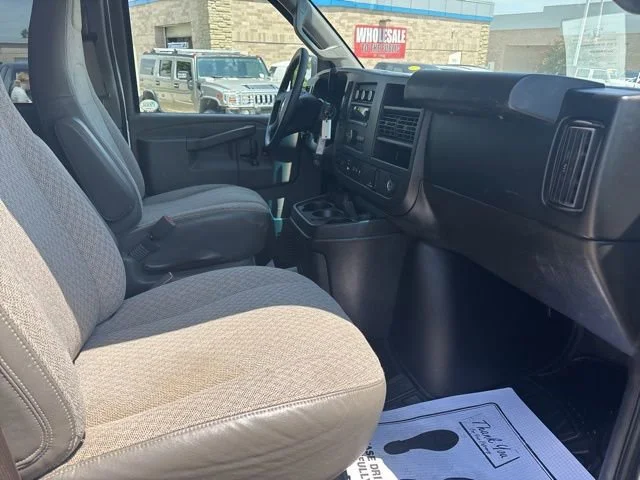 Used 2018 SILVER ICE METALLIC Chevrolet LT image 22