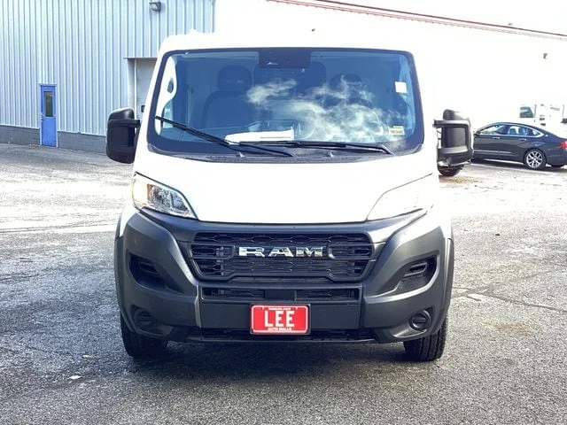 New 2026 Bright White Clearcoat Ram PROMASTER 1500 TRADESMAN CARGO VAN LOW ROOF 136