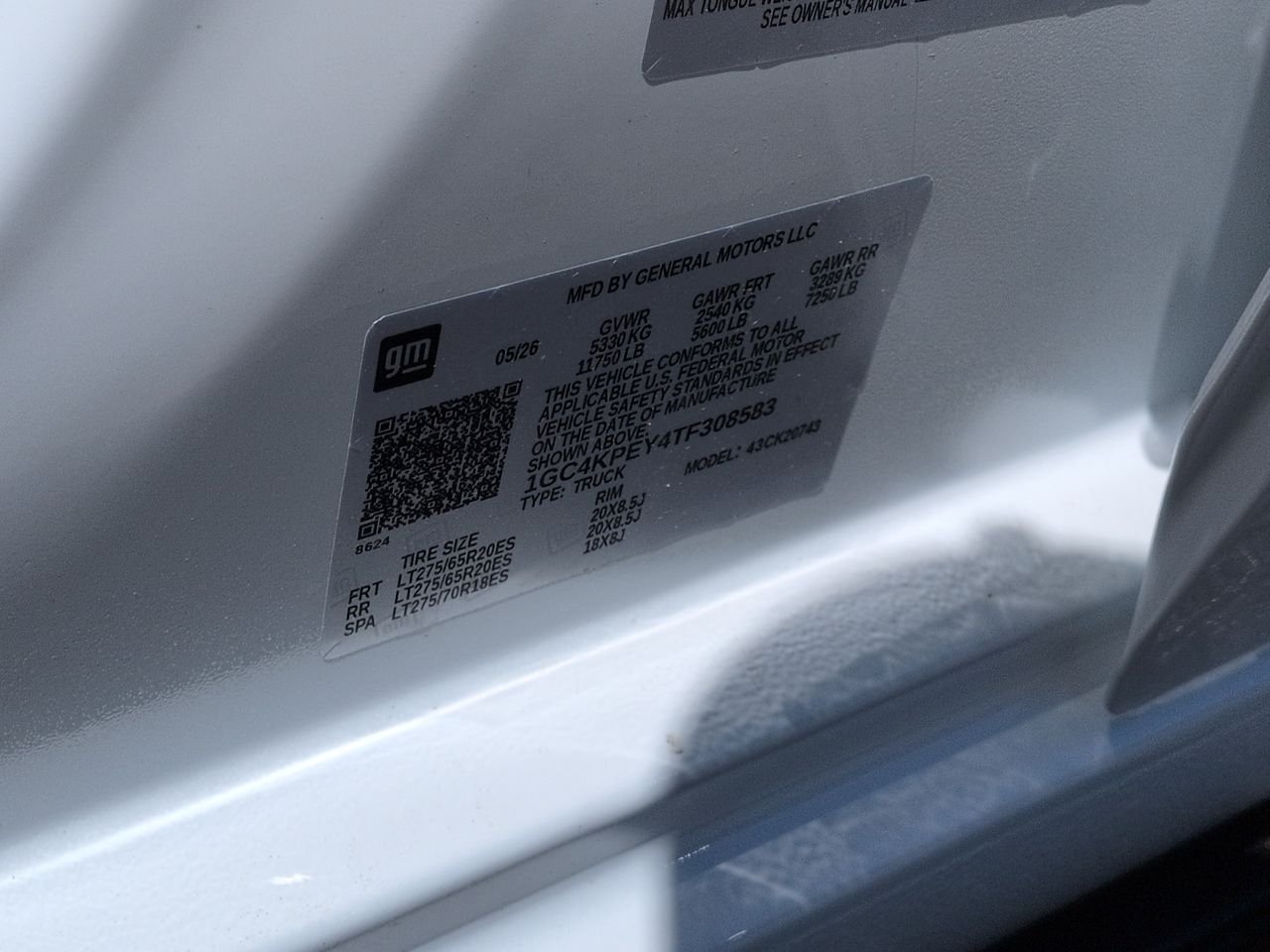 New 2026 Summit White Chevrolet LTZ image 35