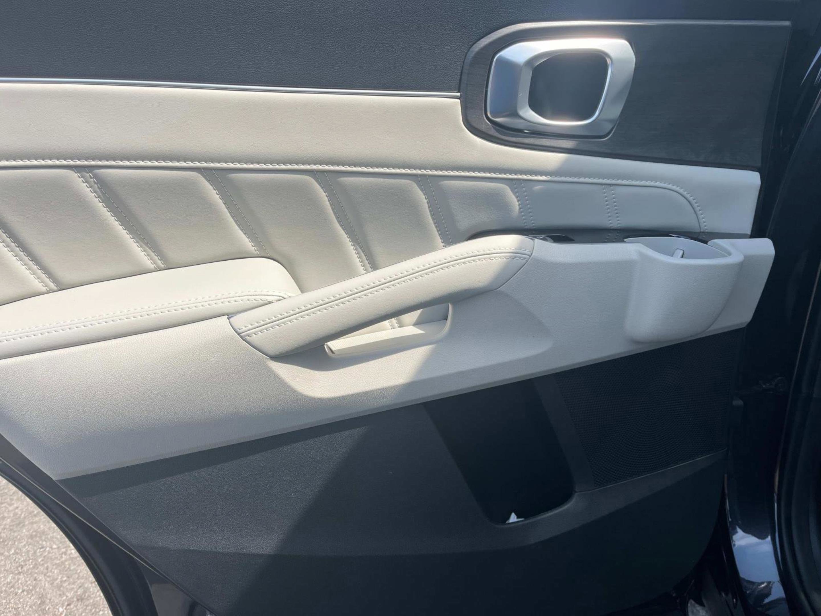 2025 Kia Sorento X-Line SX - Photo 20