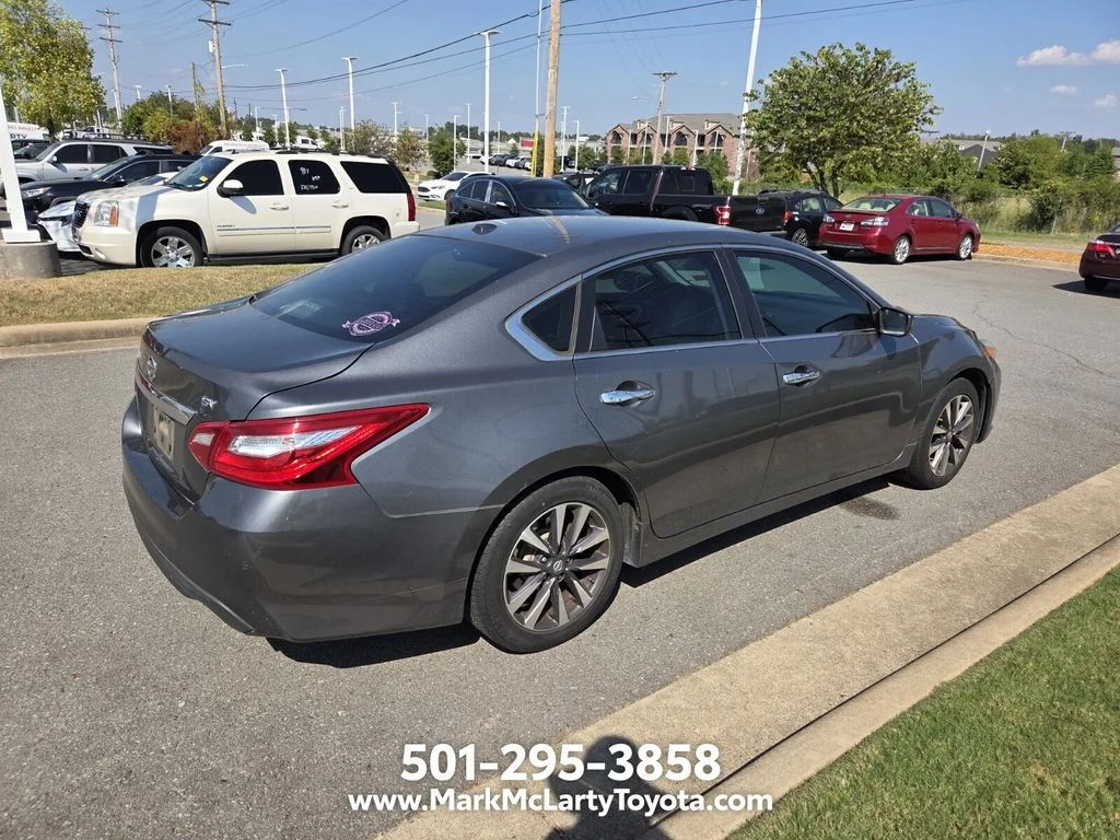 Used 2017 Gray Nissan 2.5 SV image 4