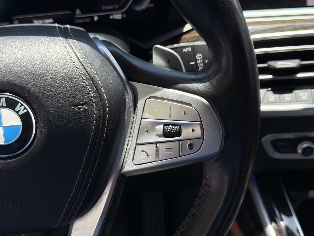 Used 2021 White BMW xDrive40i image 24