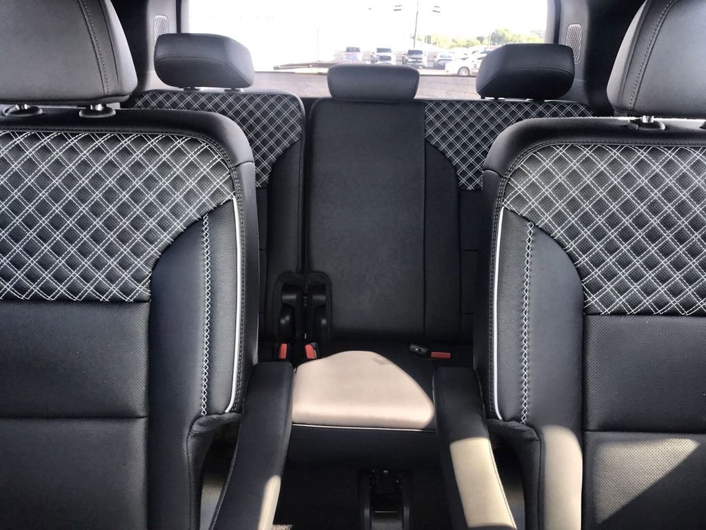 2026 GMC Acadia Denali - Photo 23