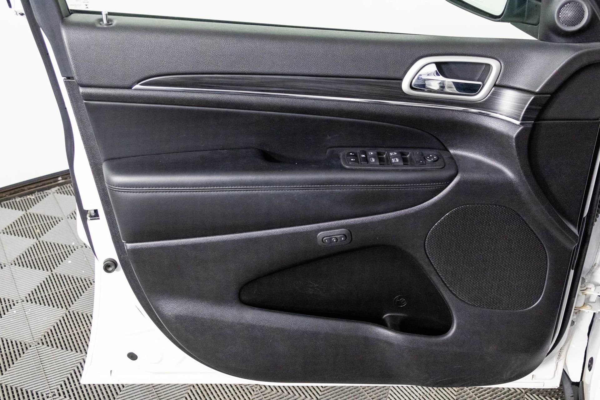 2022 JEEP GRAND CHEROKEE - Image 30