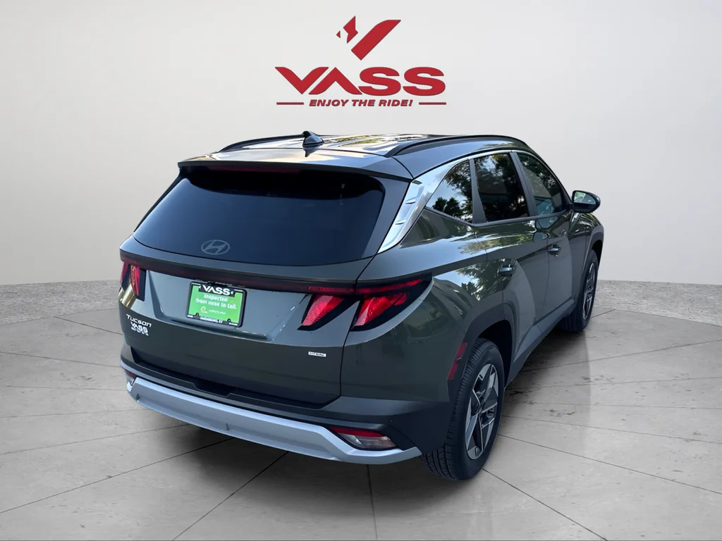 Used 2025 Green Hyundai SEL image 5
