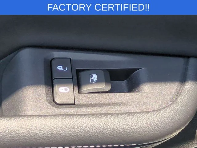 Used 2023 Silver Jeep Altitude image 30