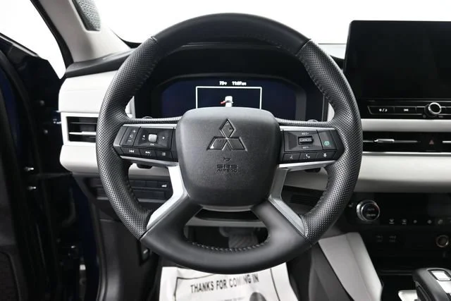 Used 2025 Cosmic Blue Met Mitsubishi SE image 13