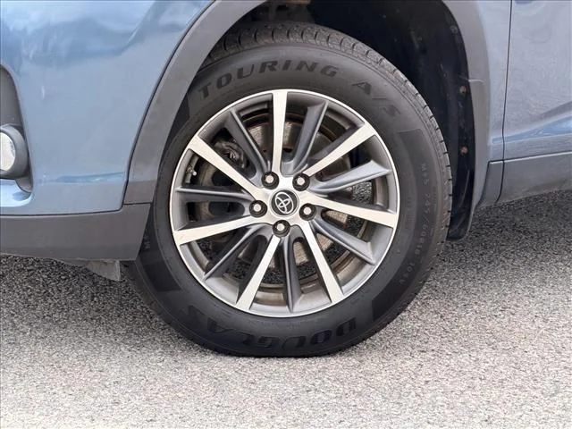 Used 2019 Blue Toyota XLE image 30
