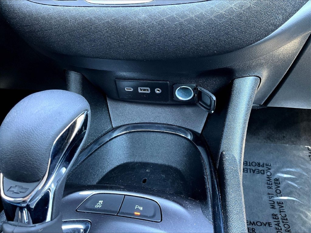 Used 2024 White Chevrolet LT image 18