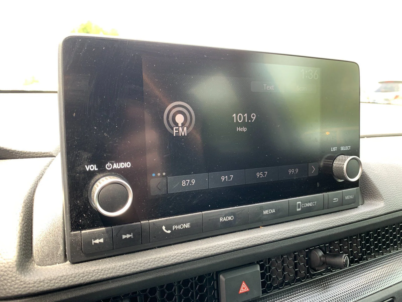 Used 2025  Honda LX image 20