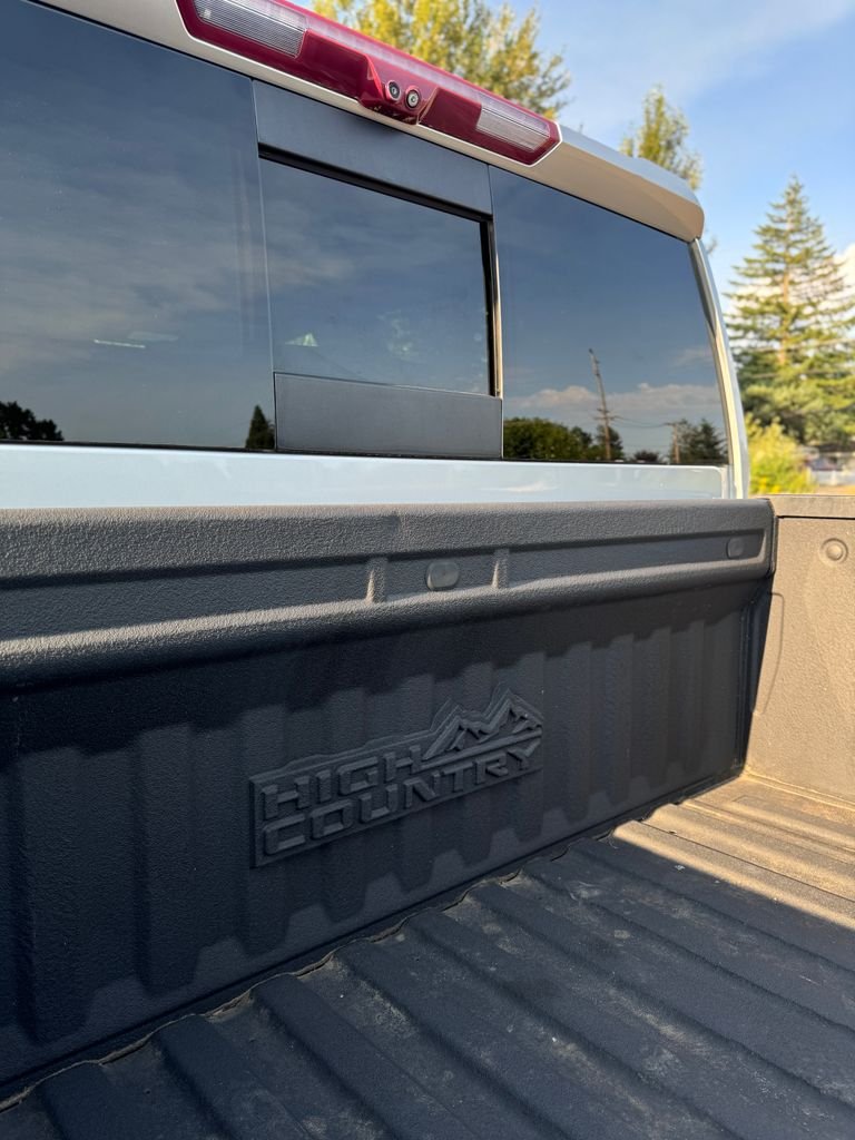 Used 2022 Silver Ice Metallic Chevrolet High Country image 48