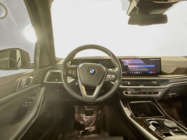 Used 2024 White Metallic BMW xDrive40i image 11